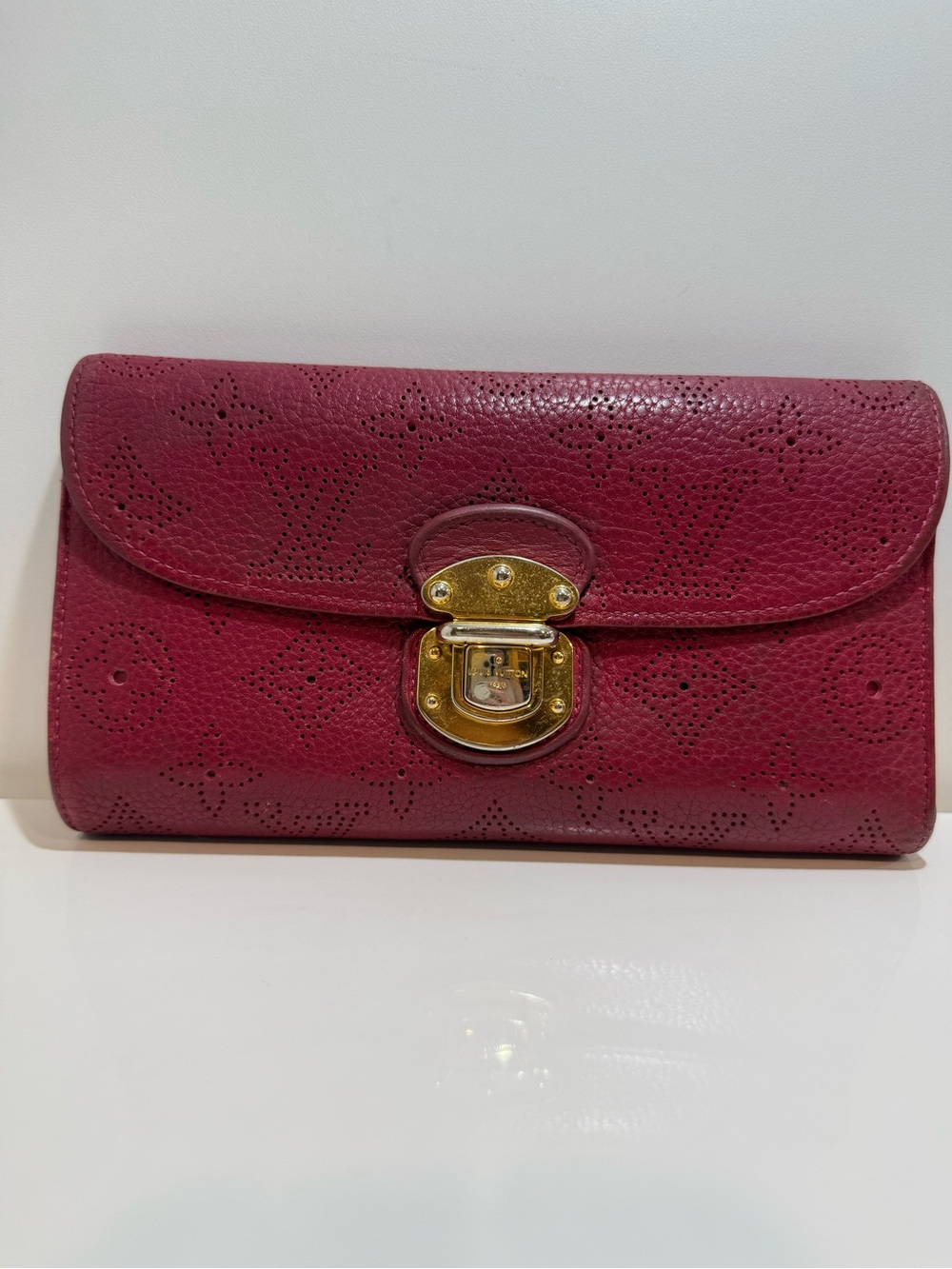 Louis Vuitton Mahina Leather Magenta Wallet